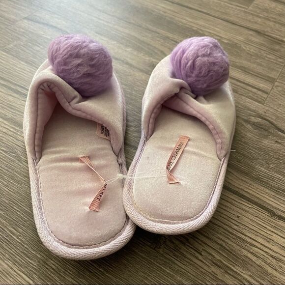 Victoria's Secret Pom Pom Lavender Lilac Slippers - Picture 7 of 8